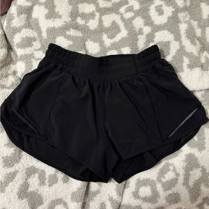 Lululemon Hotty hot 2.5